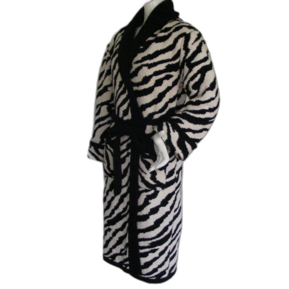 ZEBRA Robe, S/M, Chenille Knit, KASHWERE, Plush/Heavy, Black/White, Pockets - Picture 3 of 10